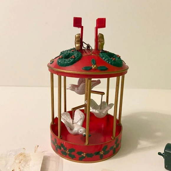 Vintage 1989 Noma Ornament White Doves  Cage Ornamotion Golden Series Christmas - Picture 3 of 12